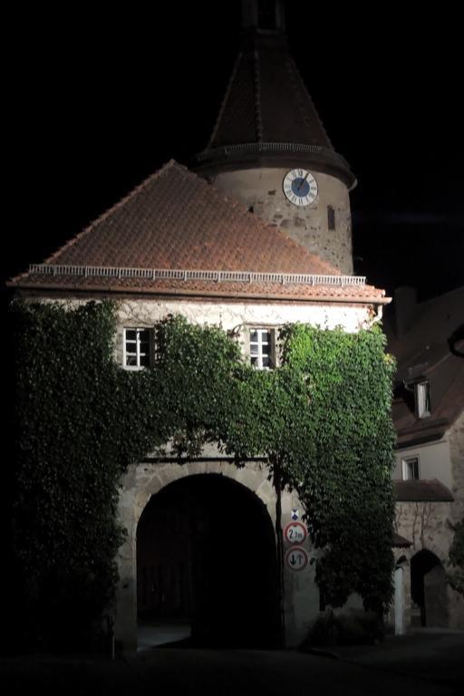 Hotel-Gasthof Neue Post Leutershausen  エクステリア 写真