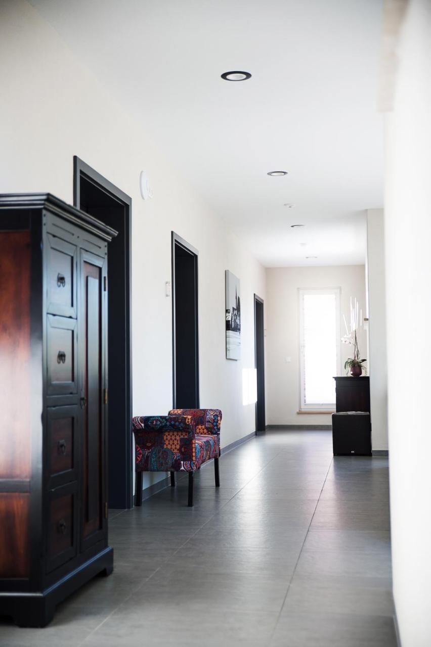 Hotel-Gasthof Neue Post Leutershausen  エクステリア 写真